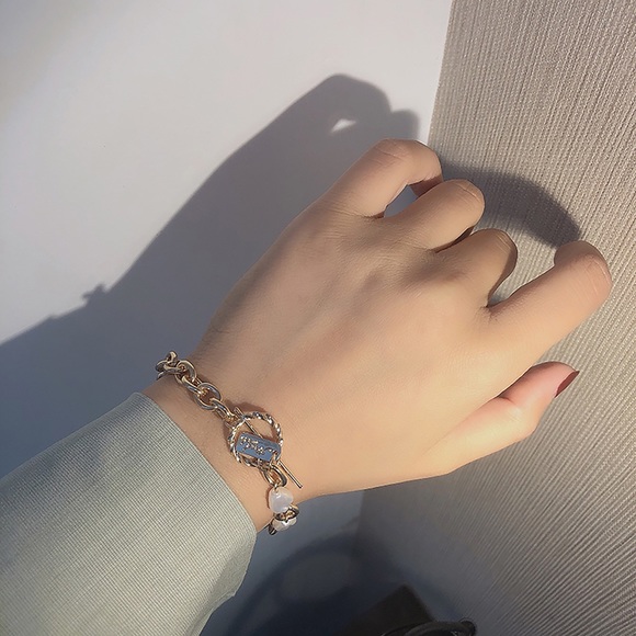 Golden Plate Half Pearl and Half Chain, Metal pendant drop dangle bracelet - Picture 3 of 10